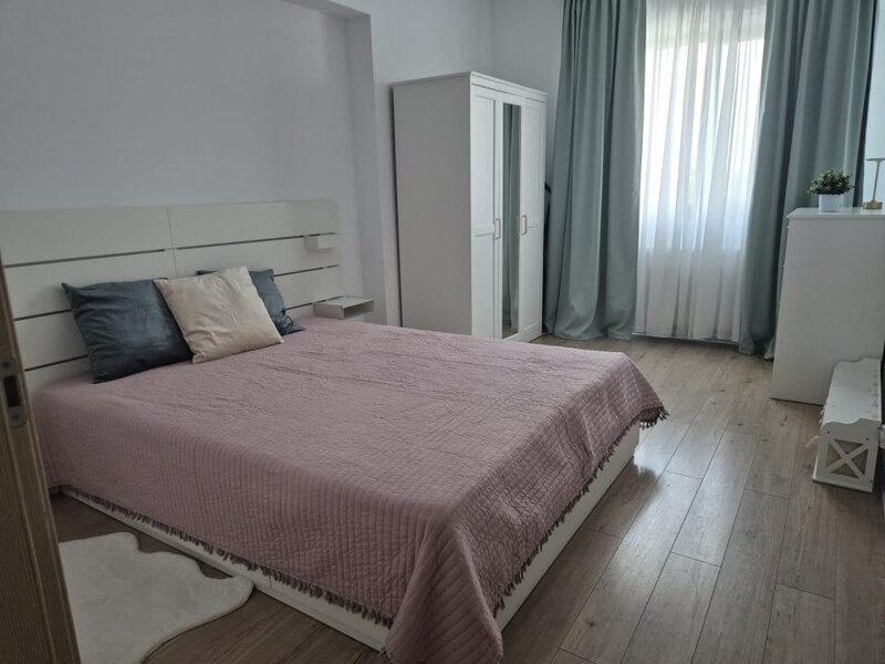 Lacul Morii apartament 2 camenre de inchiriat cu parcare, aer conditionat, centrala proprie